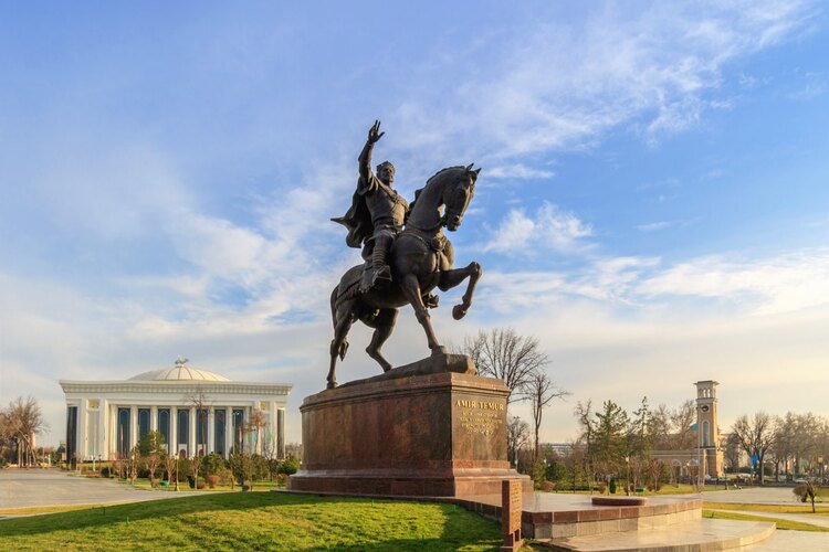 Фото точки Площадь Амира Тимура